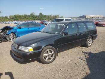  Salvage Volvo V70