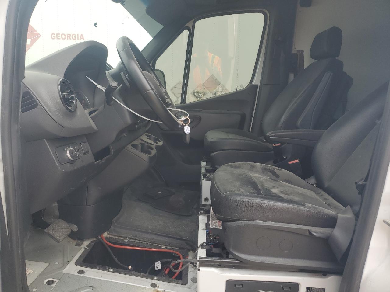 Mercedes-Benz Sprinter 2500 Image 4