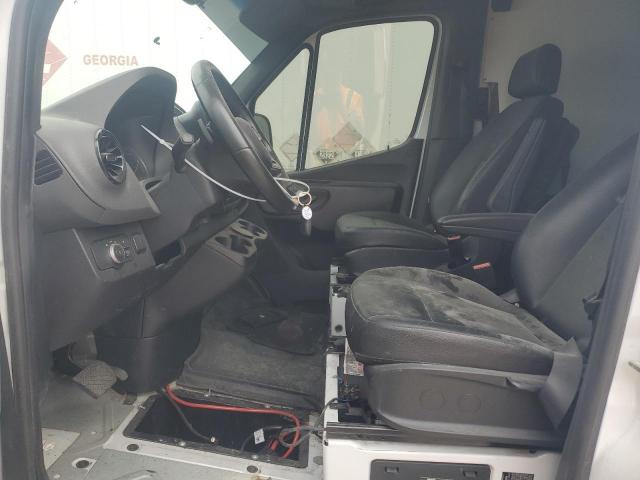 Mercedes-Benz Sprinter 2500 Image 4