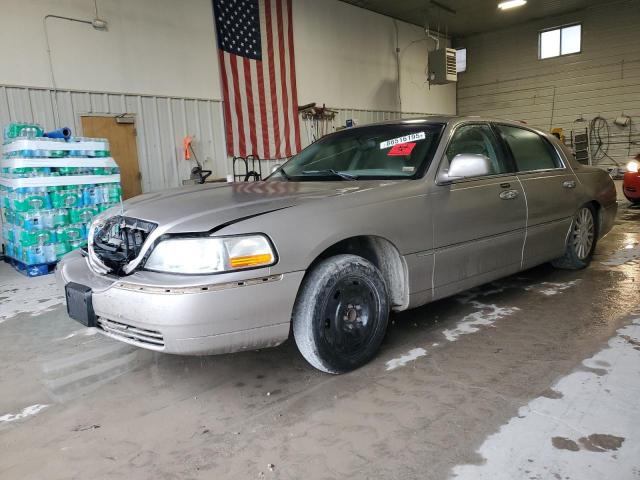  Salvage Lincoln Towncar