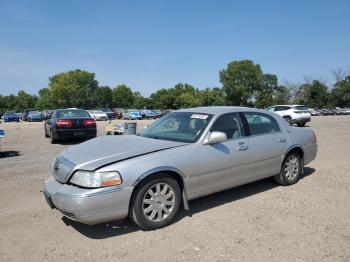  Salvage Lincoln Towncar