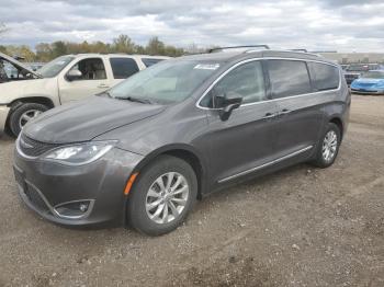  Salvage Chrysler Pacifica