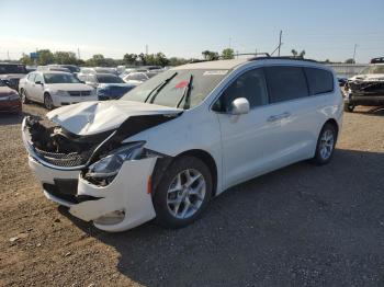  Salvage Chrysler Pacifica