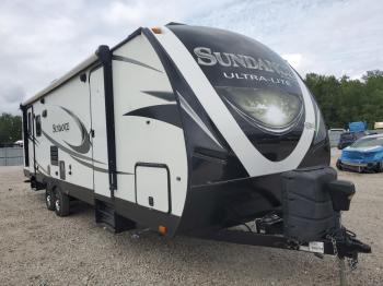  Salvage Sund Trailer