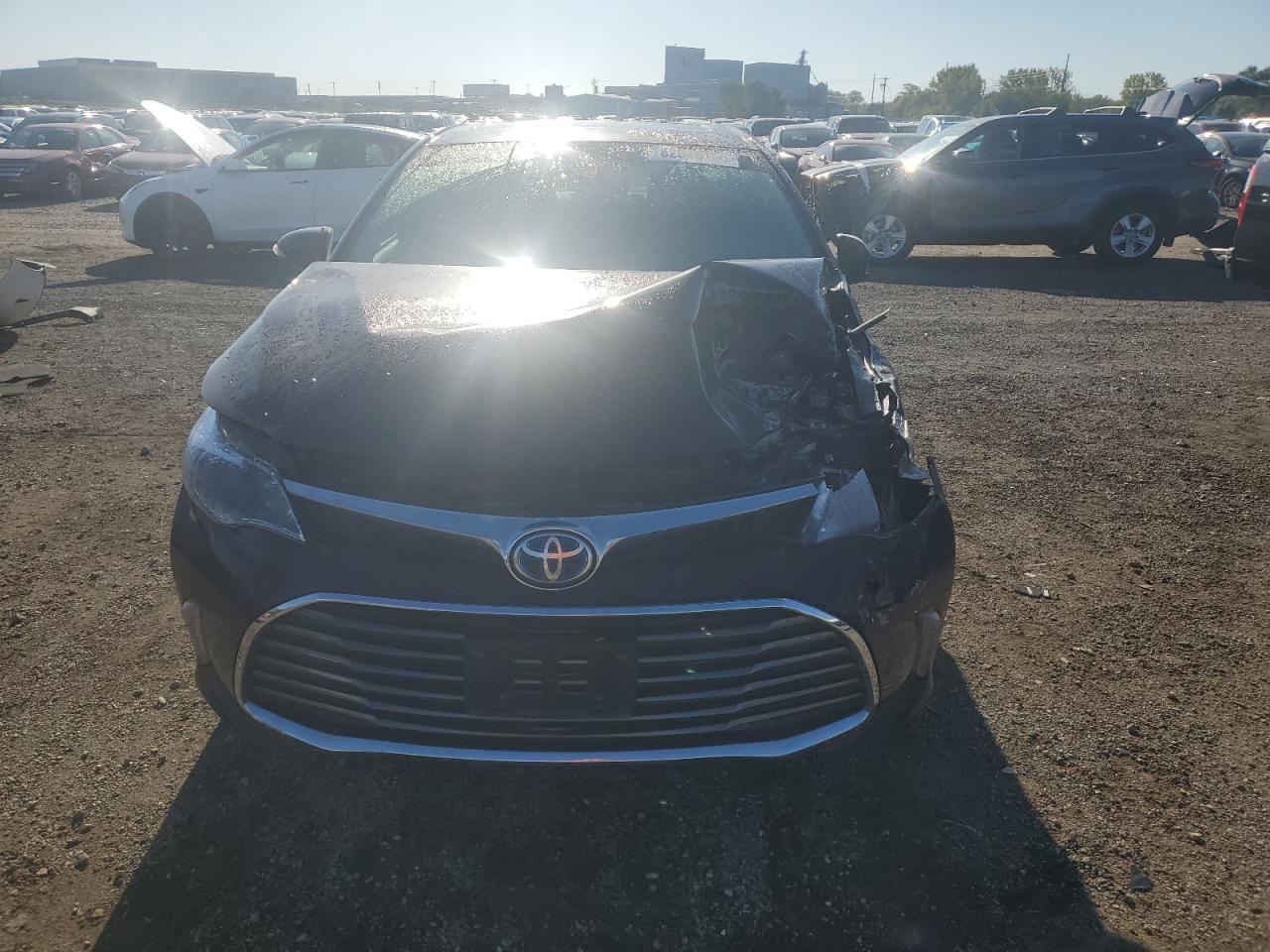 Toyota Avalon Hybrid Image 4