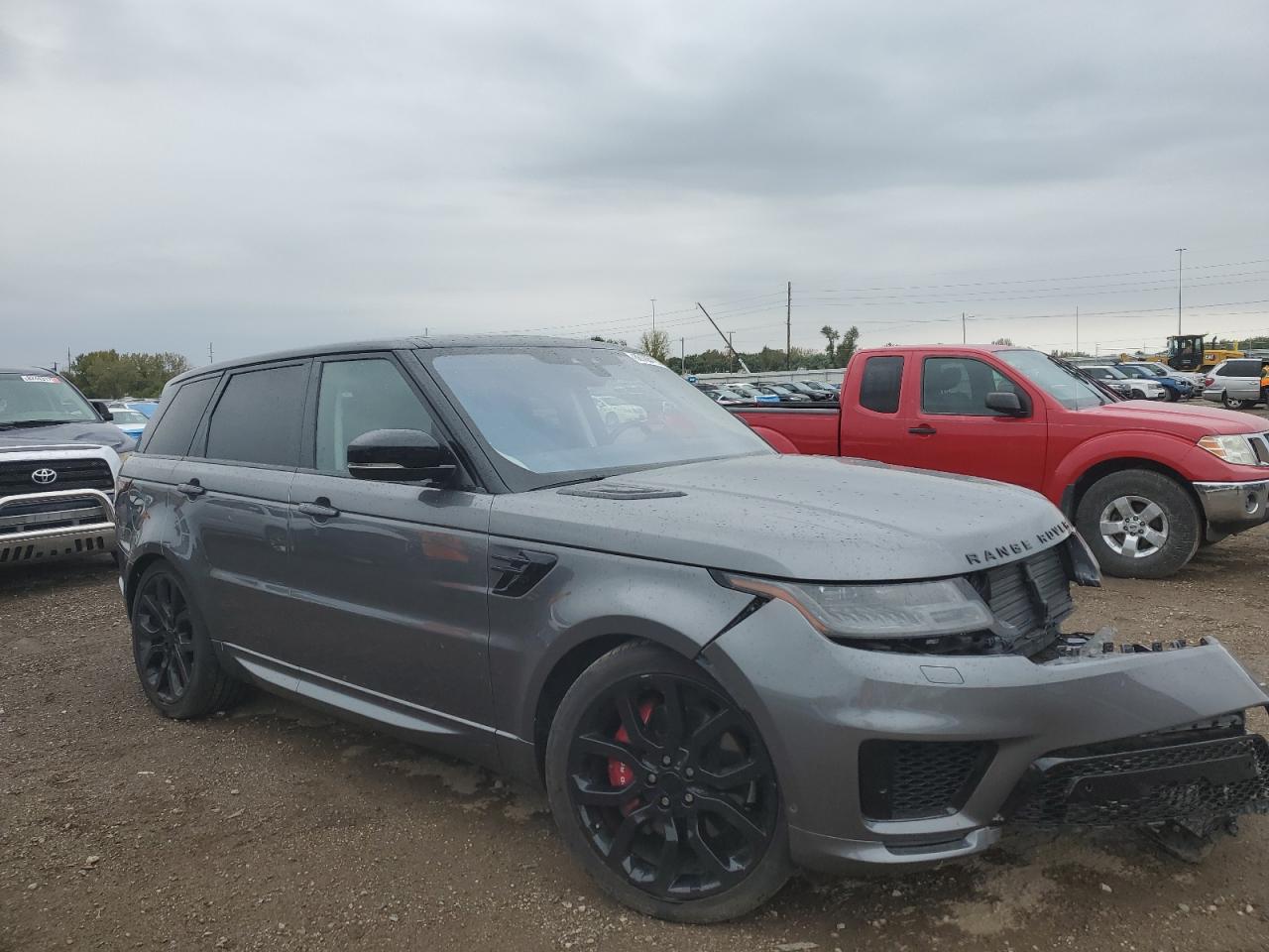 Land Rover Range Rover Hse Dynamic Image 3