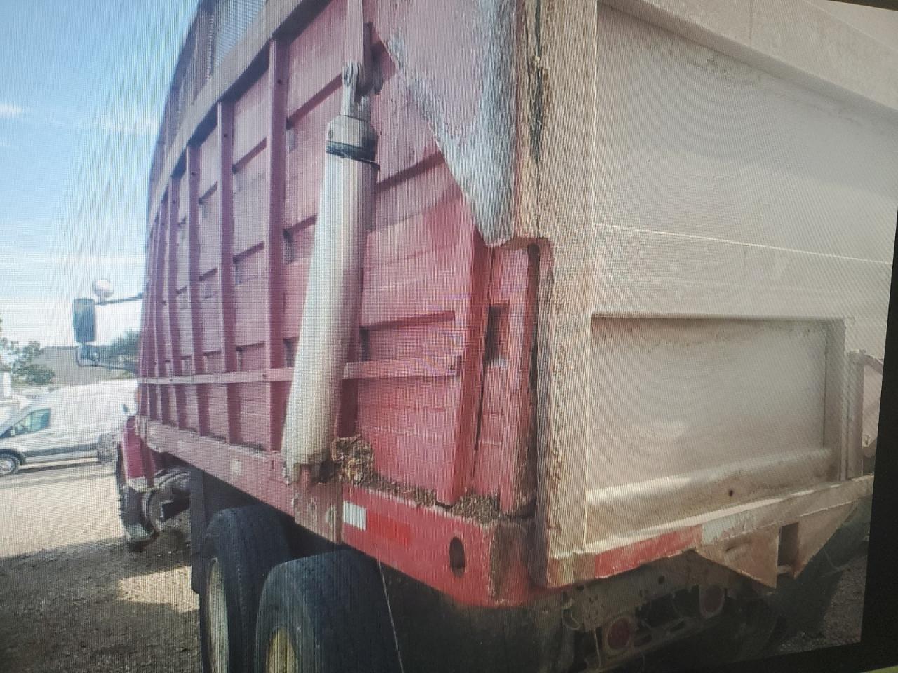 Sterling Truck 9500 Image 4