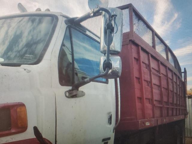 Sterling Truck 9500 Image 10