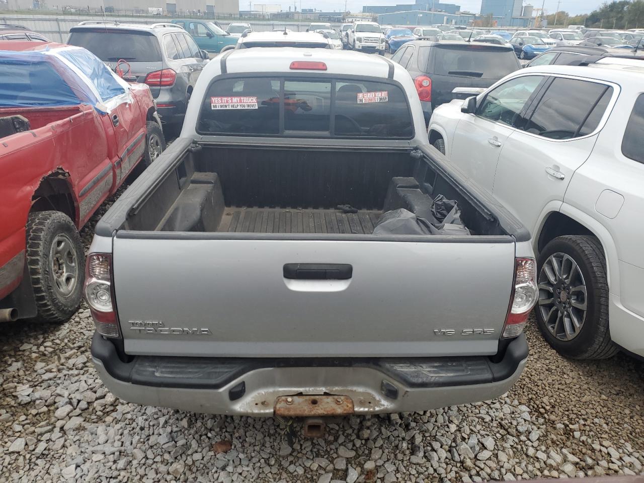 Toyota Tacoma Double Cab Image 3