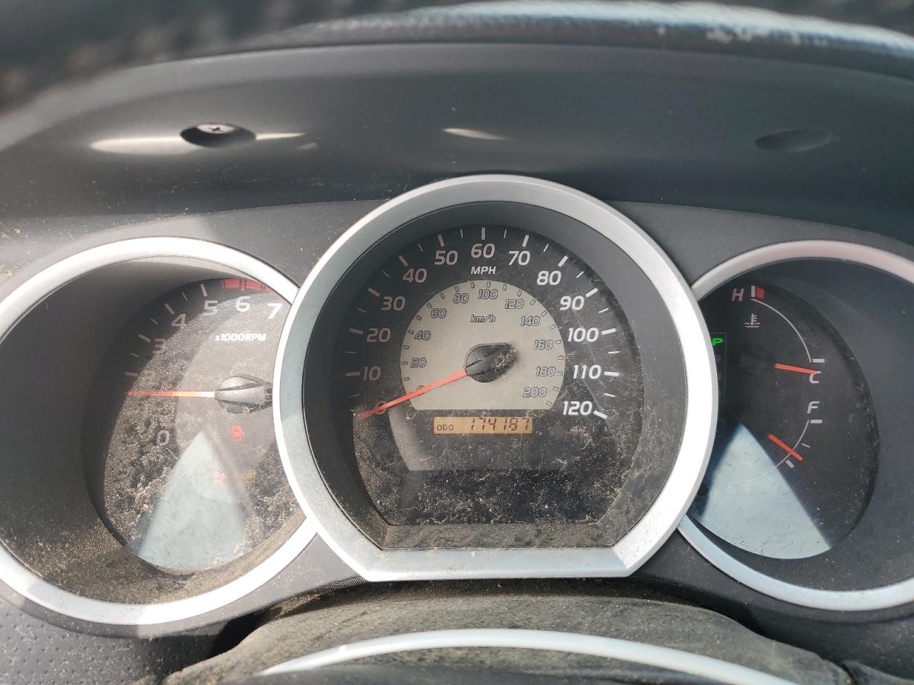 Toyota Tacoma Double Cab Image 9