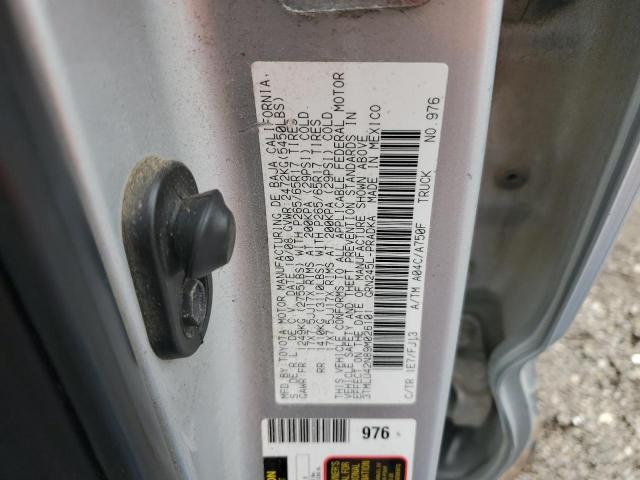 Toyota Tacoma Double Cab Image 12