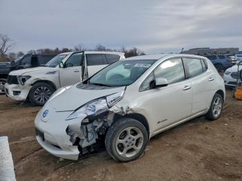  Salvage Nissan LEAF