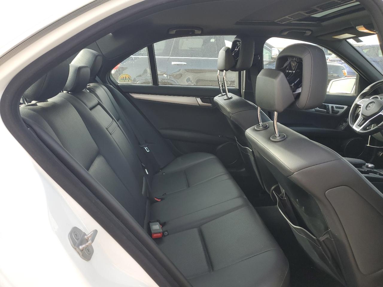 Mercedes-Benz C-Class 300 4matic Image 10