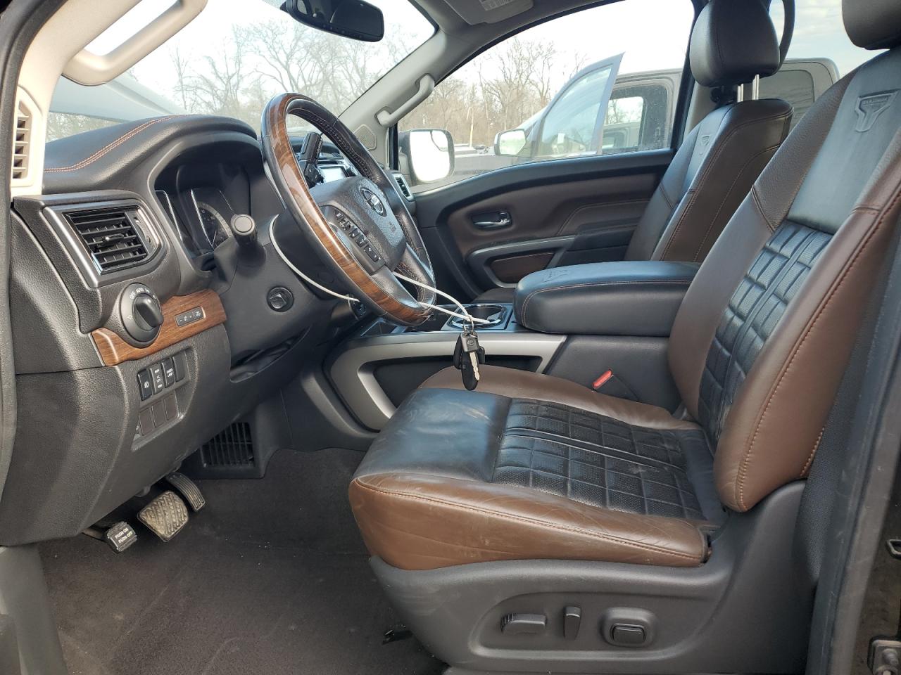 Nissan Titan Sv Image 10