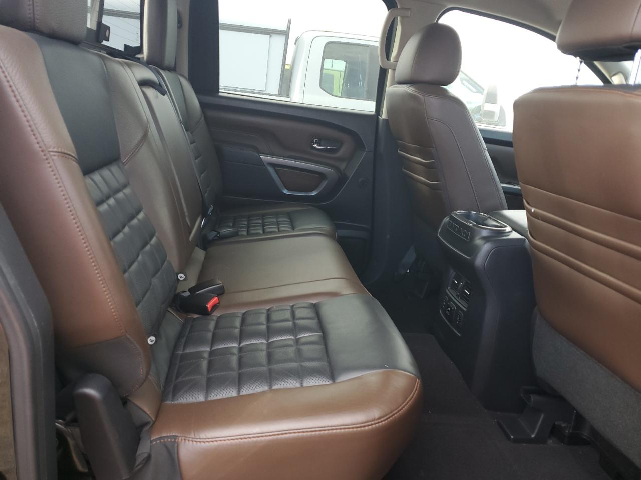 Nissan Titan Sv Image 3