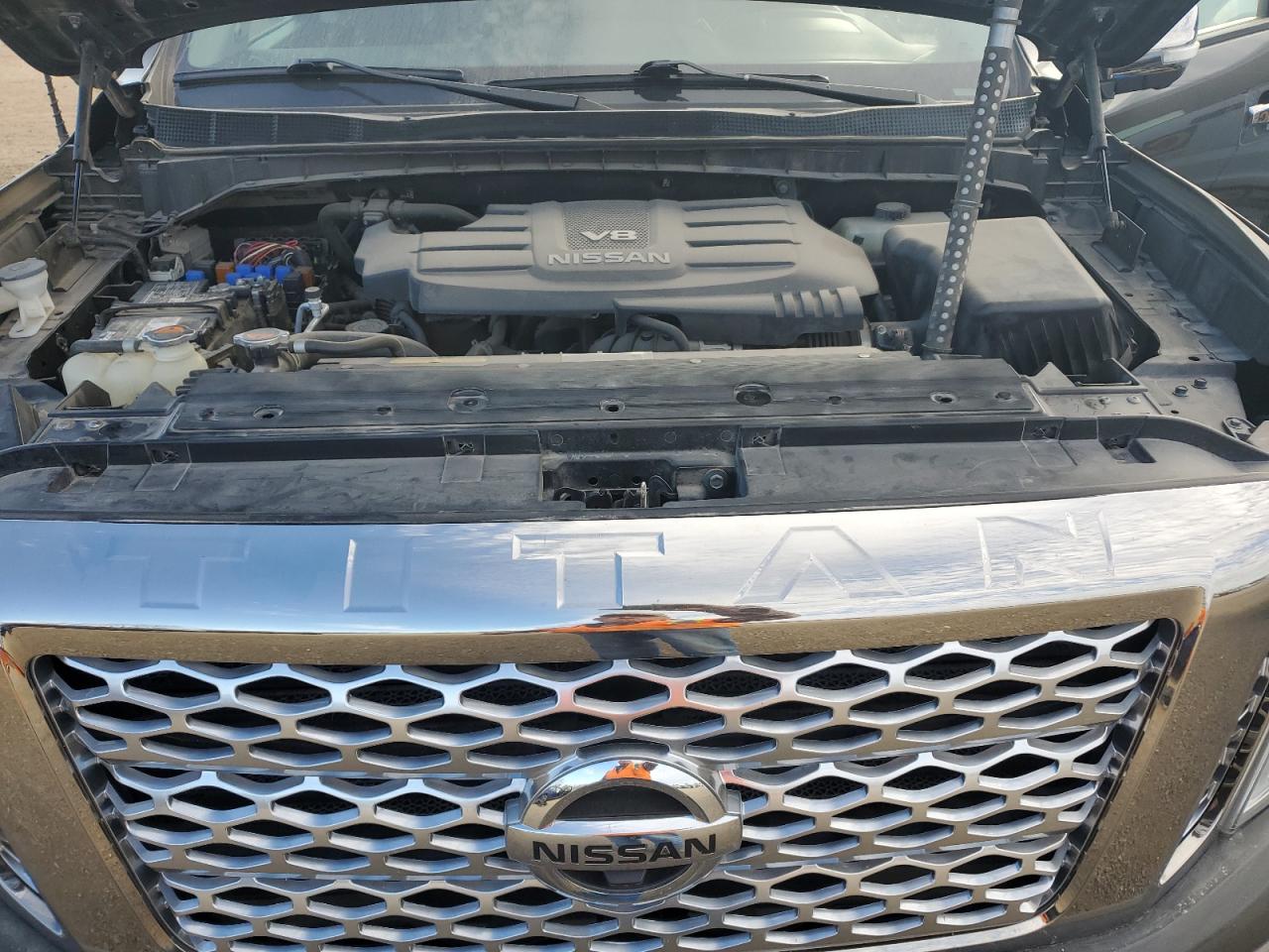 Nissan Titan Sv Image 4