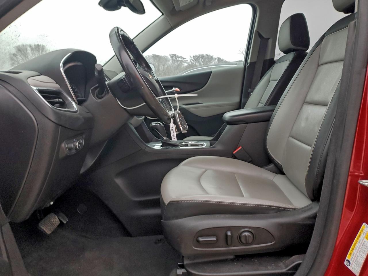 Chevrolet Equinox Premier Image 12