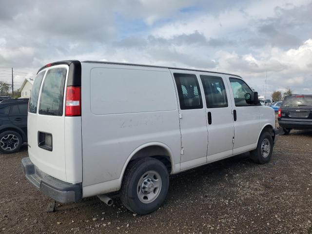 Chevrolet Express Image 3