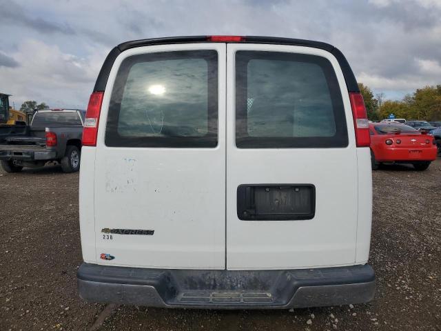 Chevrolet Express Image 8