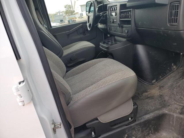 Chevrolet Express Image 4