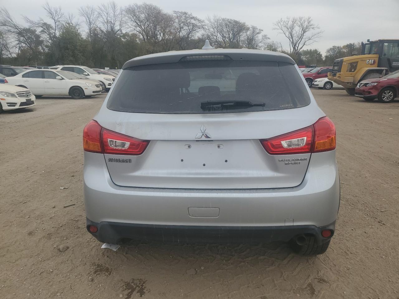 Mitsubishi Outlander Es Image 4
