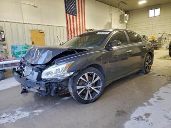  Salvage Nissan Maxima