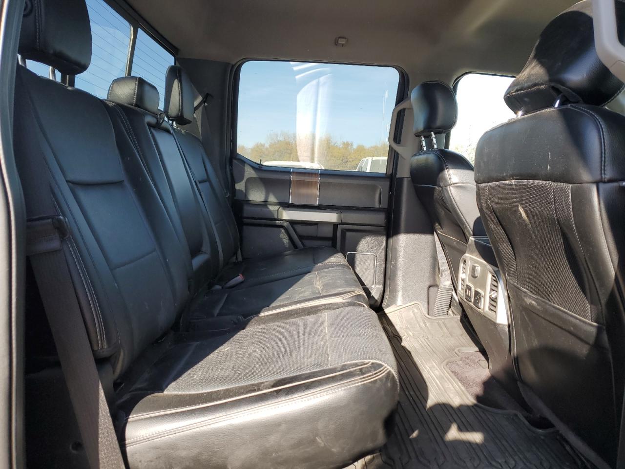 Ford F-150 Supercrew Image 11