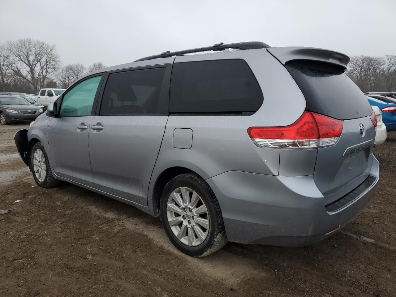 Toyota Sienna Xle Image 12