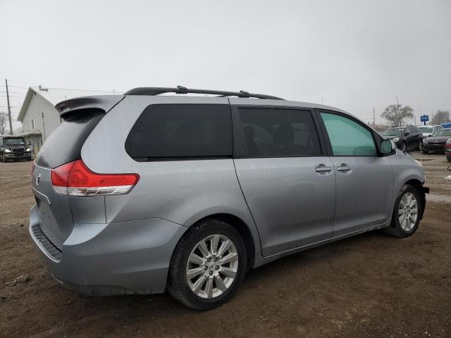 Toyota Sienna Xle Image 2