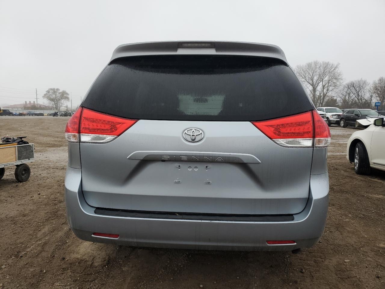 Toyota Sienna Xle Image 11
