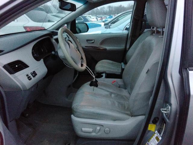 Toyota Sienna Xle Image 10