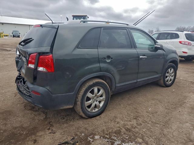 Kia Sorento Base Image 6