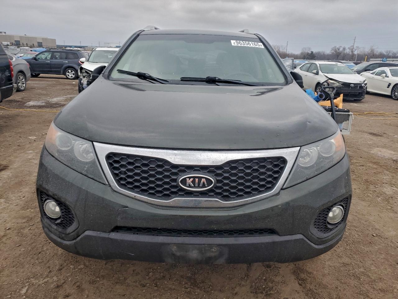 Kia Sorento Base Image 13