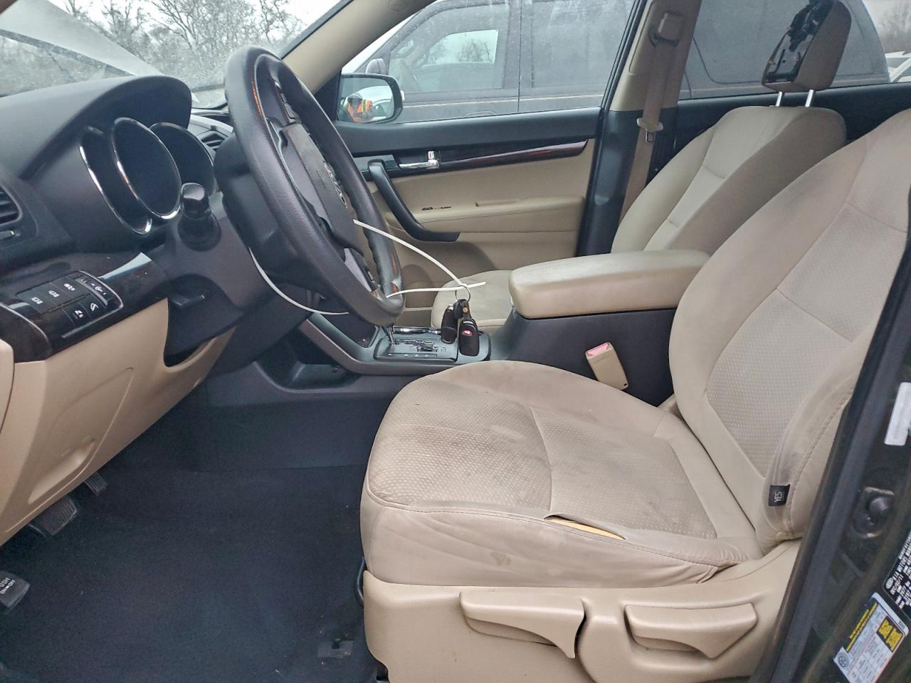 Kia Sorento Base Image 7