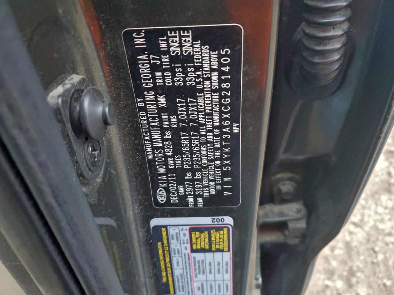 Kia Sorento Base Image 3