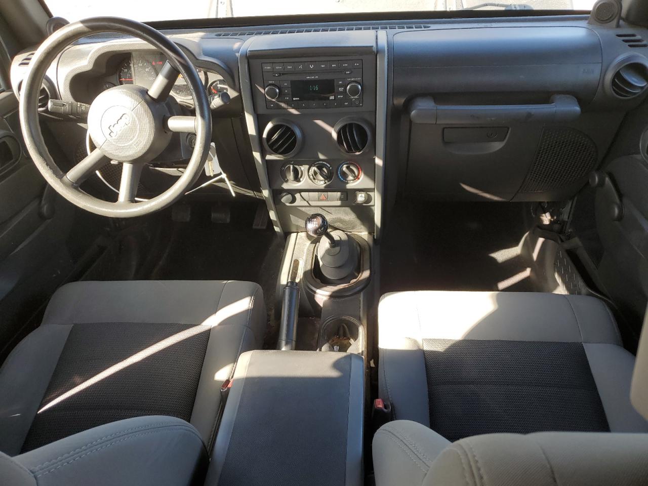 Jeep Wrangler X Image 4