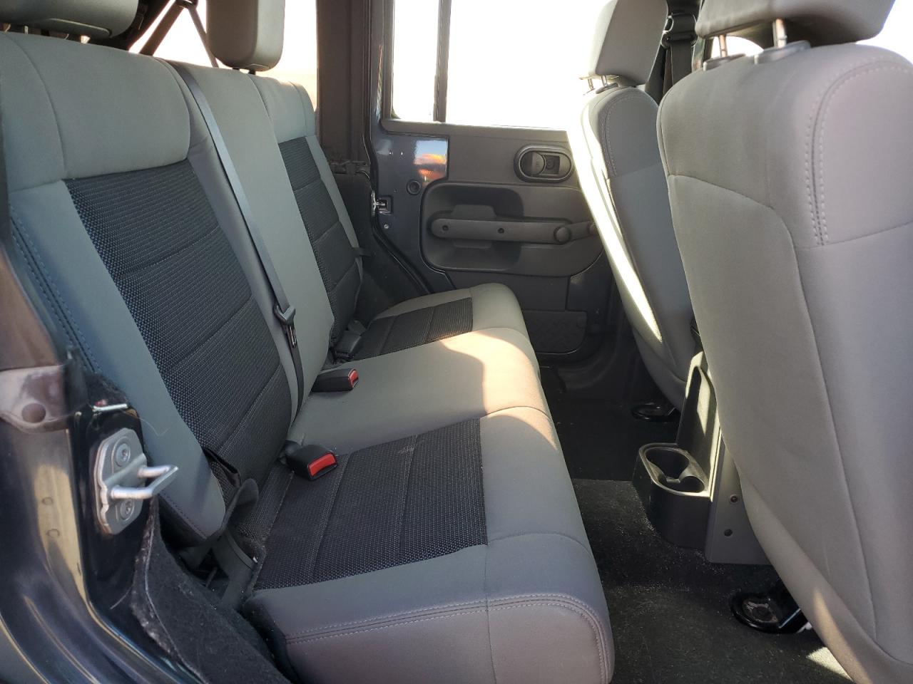 Jeep Wrangler X Image 6