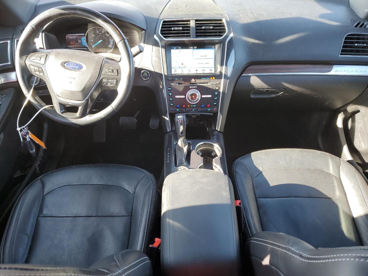 Ford Explorer Limited Image 11