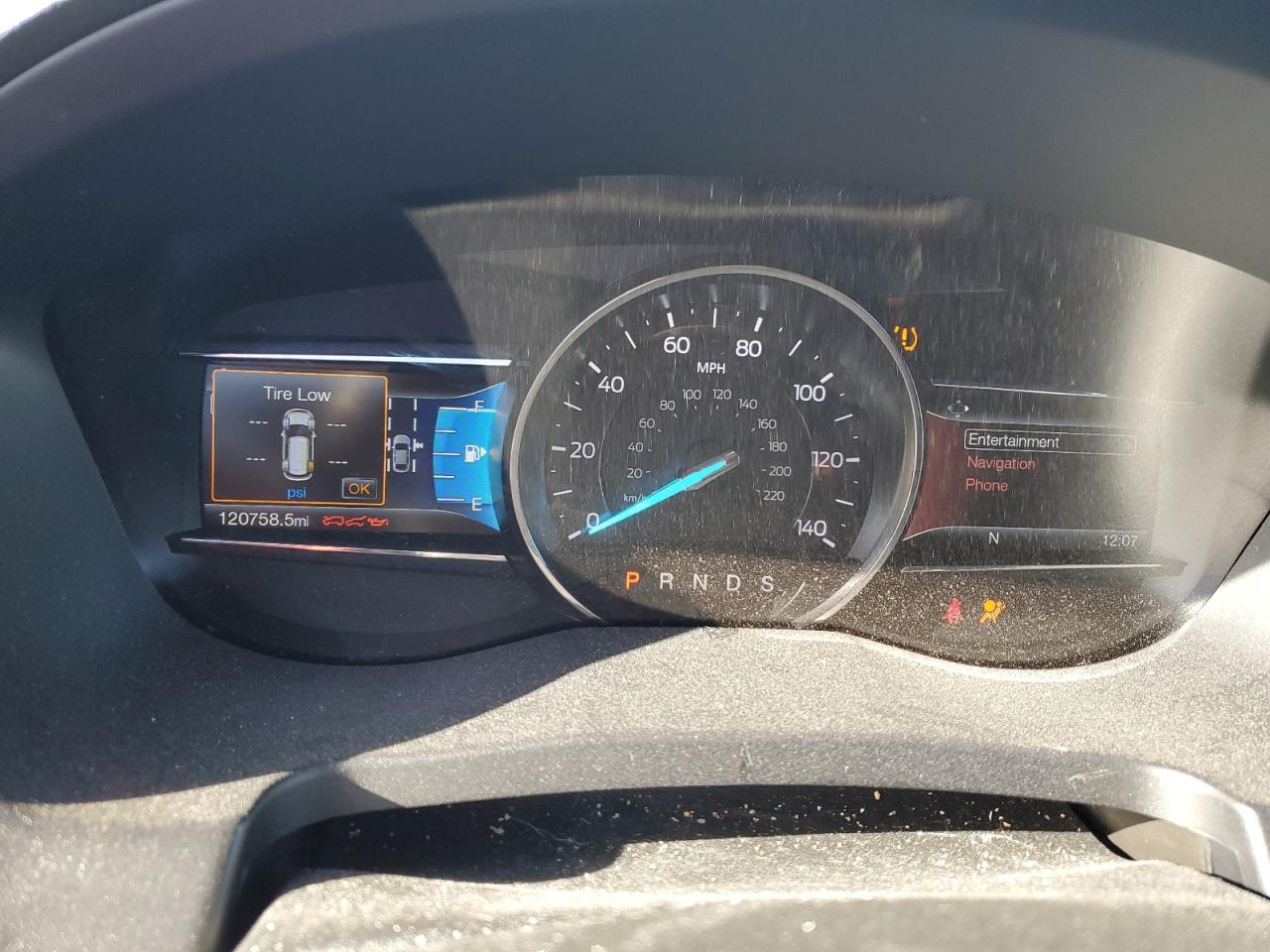 Ford Explorer Limited Image 4