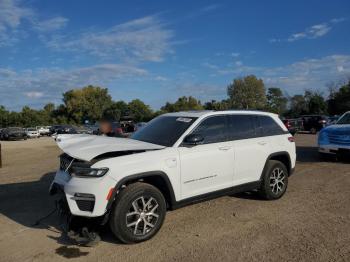  Salvage Jeep Grand Cherokee