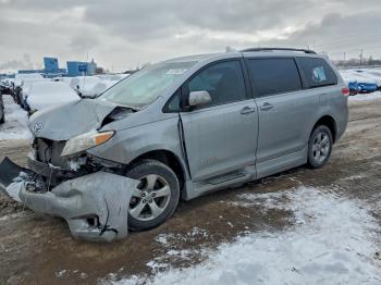  Salvage Toyota Sienna