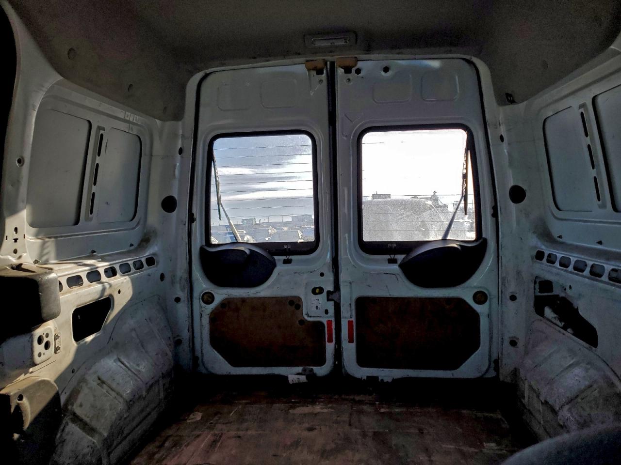 Ford Transit Xlt Image 7