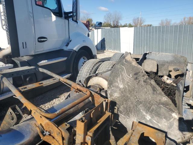 Freightliner Columbia 1 112 Image 10