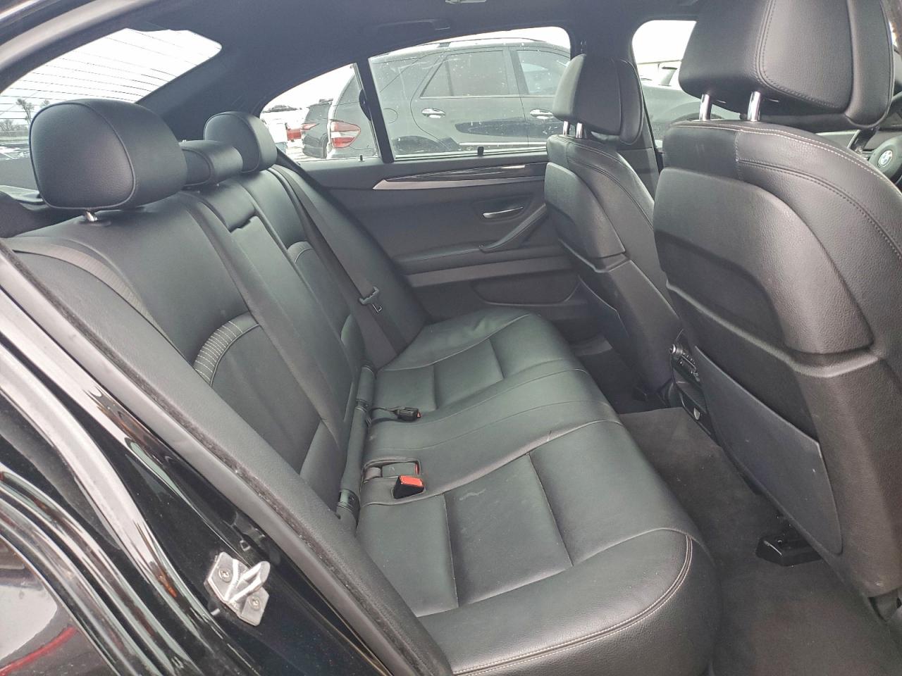 BMW 5 Series Xi Image 11