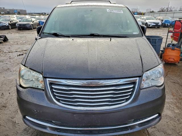 Chrysler Minivan Touring Image 5