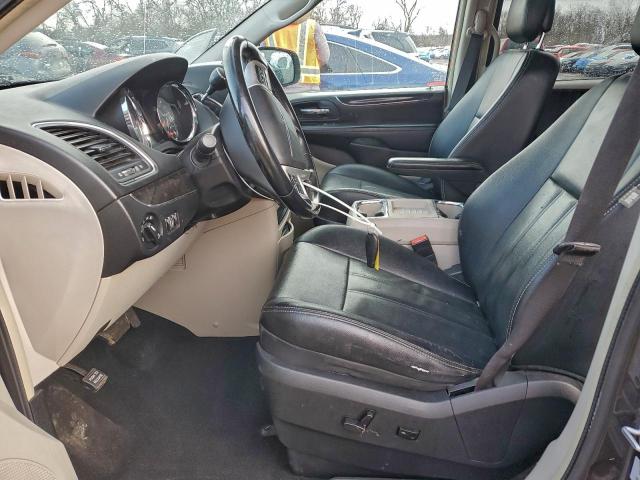 Chrysler Minivan Touring Image 7