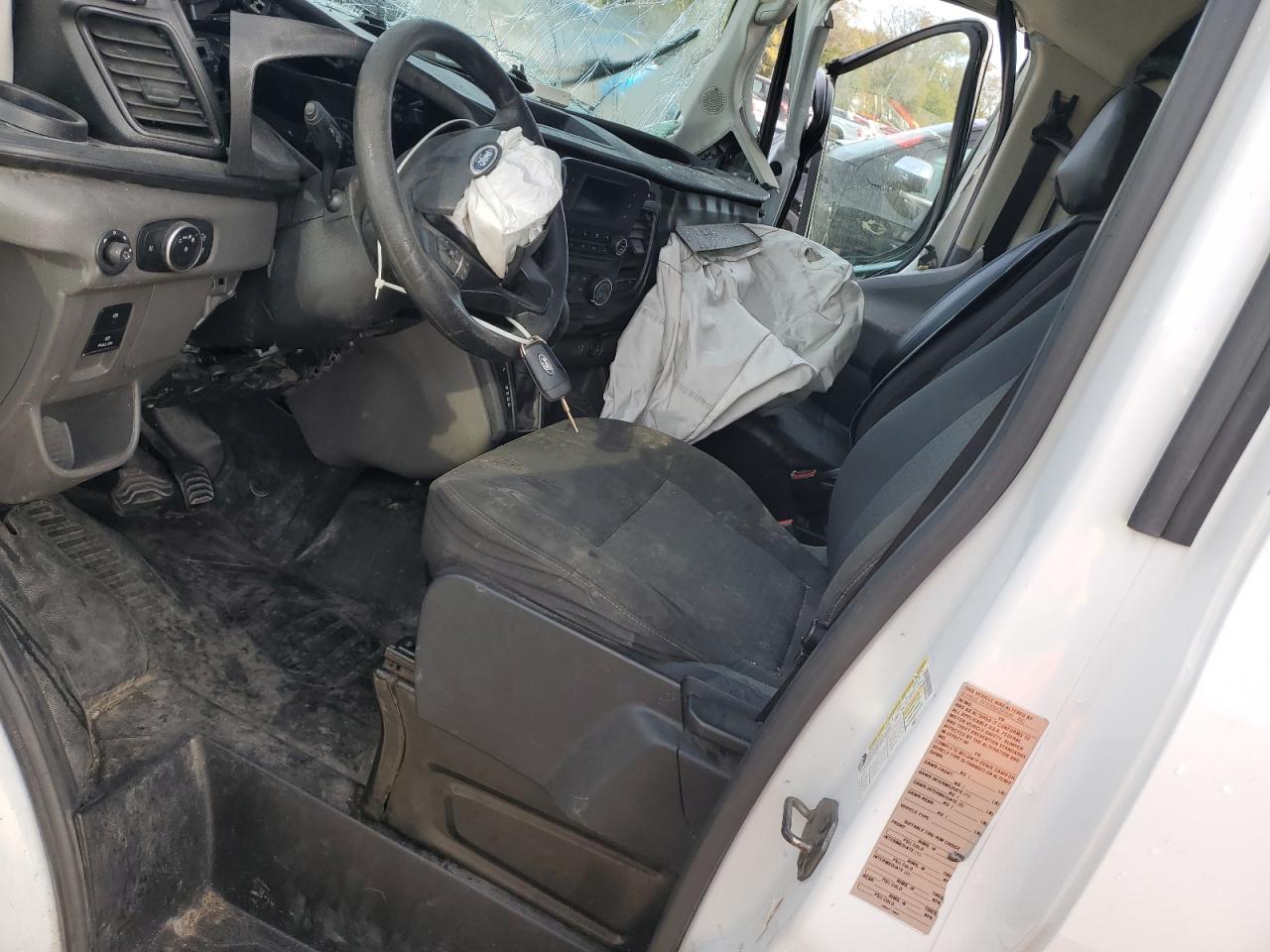 Ford Transit T-250 Image 9