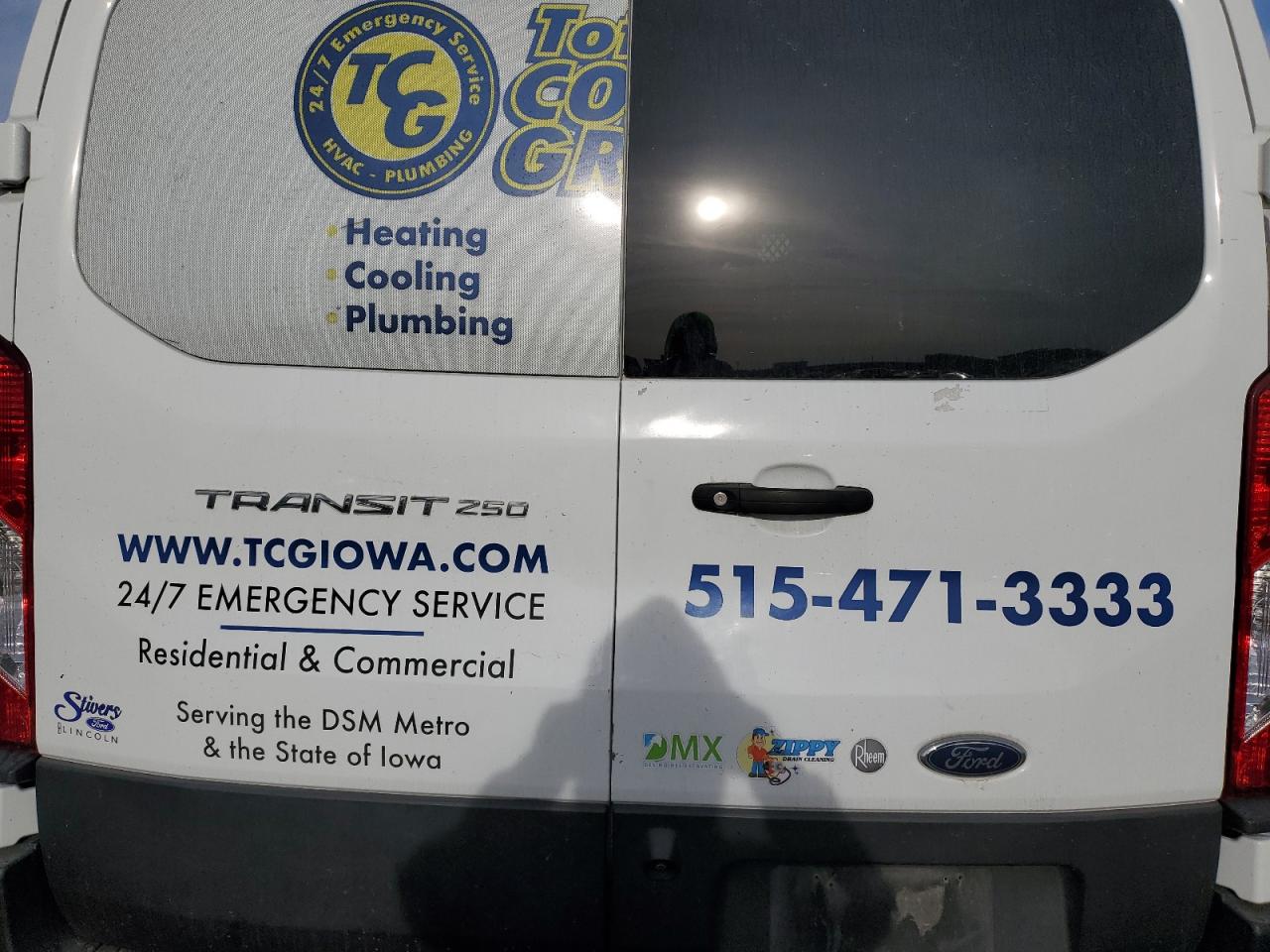 Ford Transit T-250 Image 12