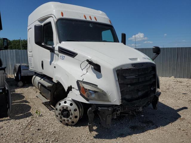  Salvage Freightliner Cascadia 1