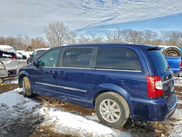 Chrysler Minivan Touring Image 3